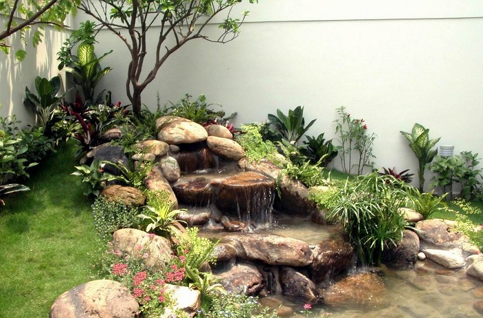Các mẫu tiểu cảnh thác nước đẹp cho sân vườn - Viet Garden Company